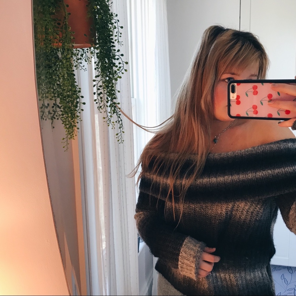 Off the shoulder